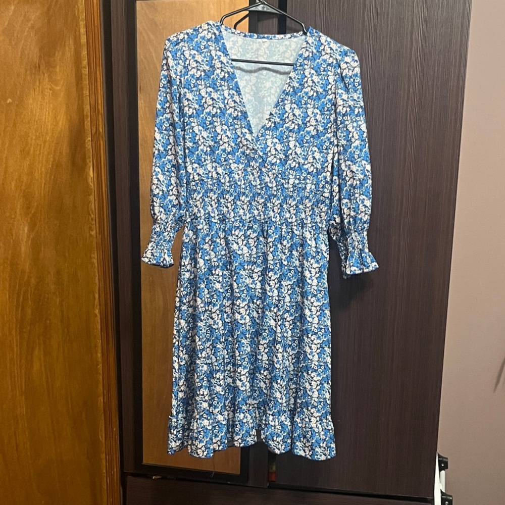 Elegant Blue Floral Long Sleeve Dress